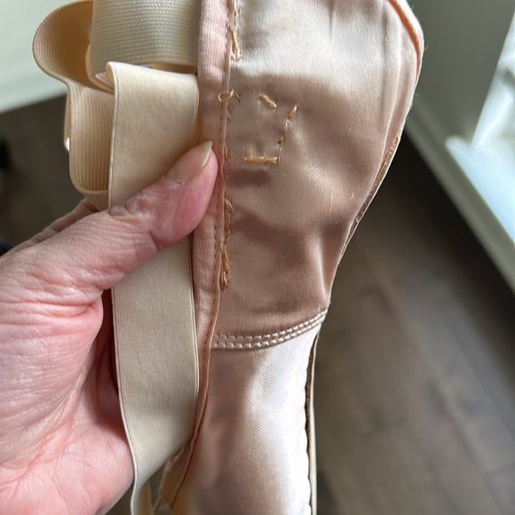 NEW! Suffolk Stellar Ballet Pointe Shoes, Size 6XXX - Picture 8 of 8